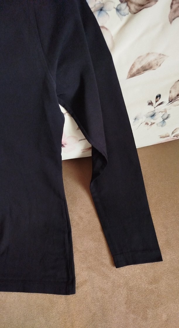 Siyah V Yaka Uzun Kollu Bluz - Görsel 3