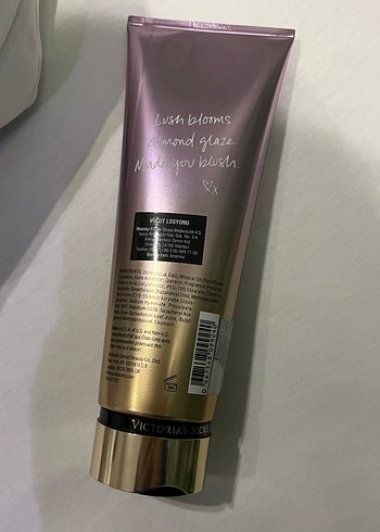  Beden Victoria's Secret Velvet Petals Vücut Losyonu