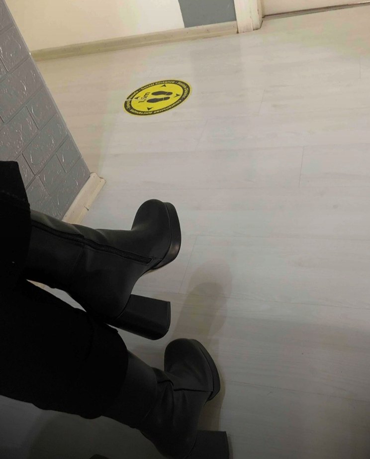 Zara Siyah topuklu küt burunlu çizme - Görsel 3