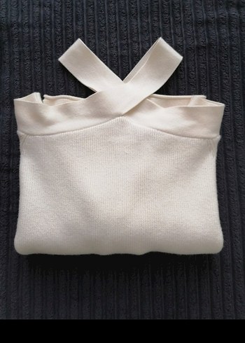 zara çapraz yaka omuz detaylı kazak - Görsel 4