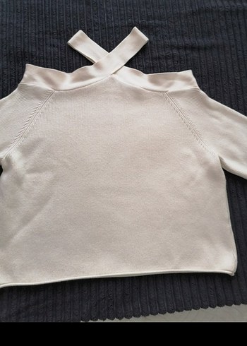 zara çapraz yaka omuz detaylı kazak - Görsel 3