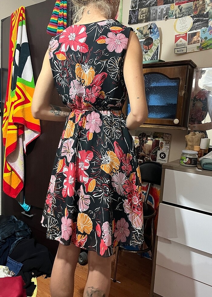 Çiçekli elbise - Görsel 2