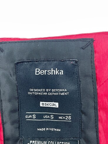 s Beden siyah Renk Bershka Mont %70 İndirimli.
