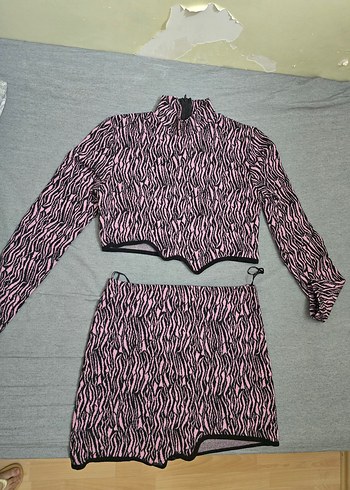 Kadın Pembe Zebra Desenli Mini Takım