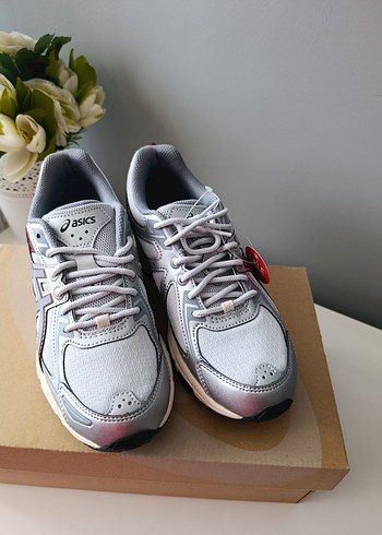 Asics Gri Beyaz Spor Ayakkabı - Görsel 3