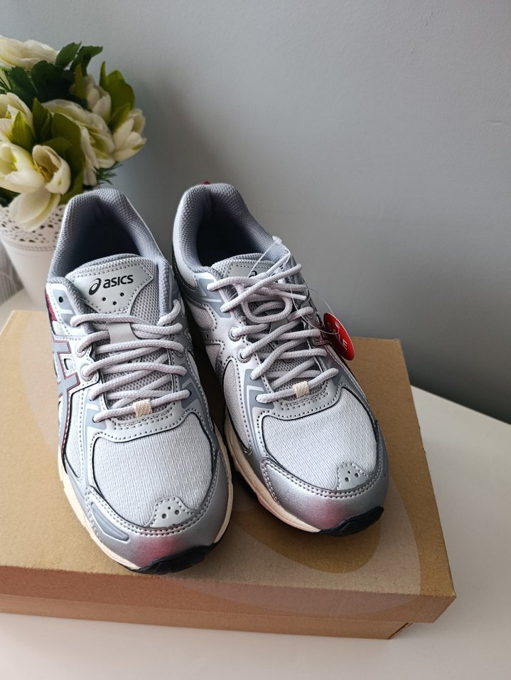 Asics Gri Beyaz Spor Ayakkabı - Görsel 3