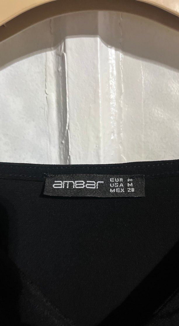 Düğmeli Siyah V Yaka Uzun Kollu Kadın Bluz - Görsel 4