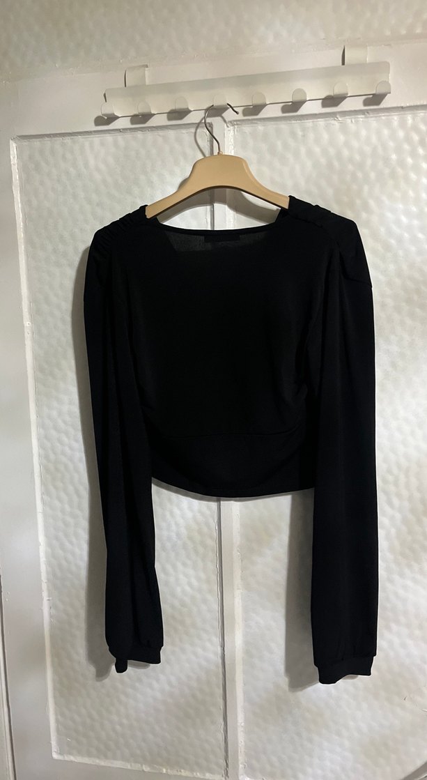 Düğmeli Siyah V Yaka Uzun Kollu Kadın Bluz - Görsel 2