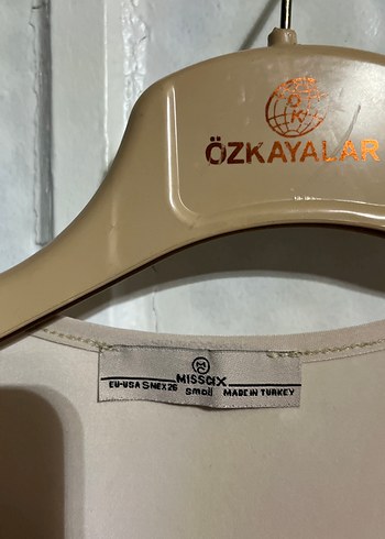 Bej Drapeli Uzun Kollu Kısa Kesim Bluz - Görsel 3