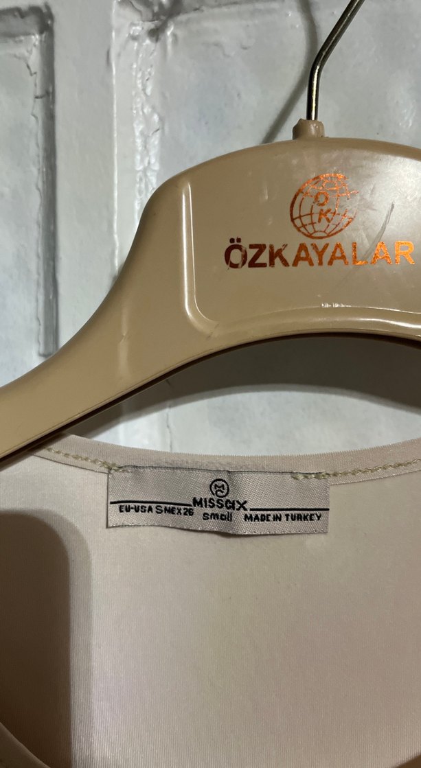 Bej Drapeli Uzun Kollu Kısa Kesim Bluz - Görsel 3