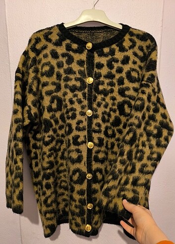 Leoparlı hırka