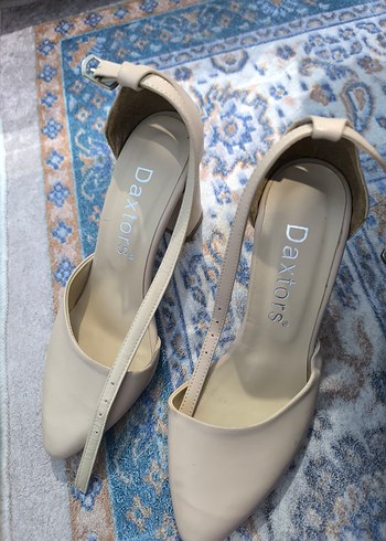 Beyaz Bantlı Blok Topuklu Kadın Ayakkabı - Görsel 2