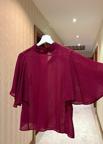 Bordo Yüksek Yaka Dantel Detaylı Bluz