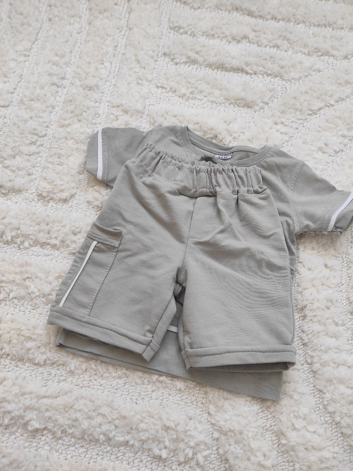 Gri Pamuklu Düğmeli Bebek Erkek Takımı - Görsel 3