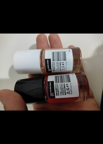 Beden MaRa Nude ve Kırmızı Oje Seti