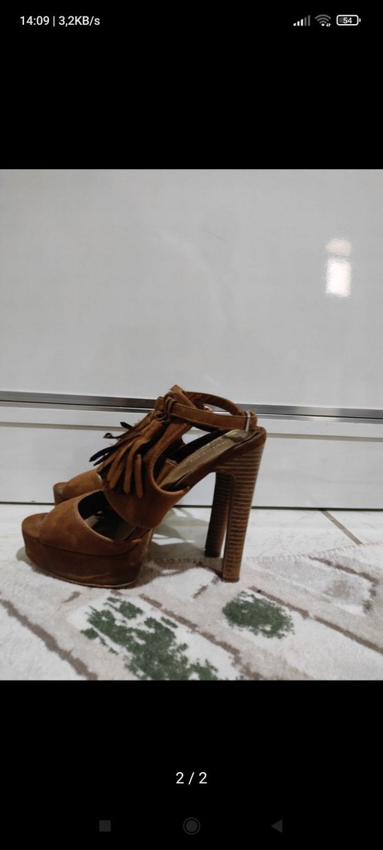 Kahverengi Süet Püsküllü Dolgu Topuklu Sandalet - Görsel 2