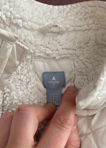 Beyaz Düğmeli Kız Çocuk Yeleği - Görsel 2