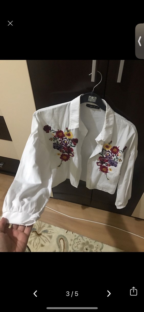 Nakışlı Beyaz Düğmeli Kadın Gömlek - Görsel 3