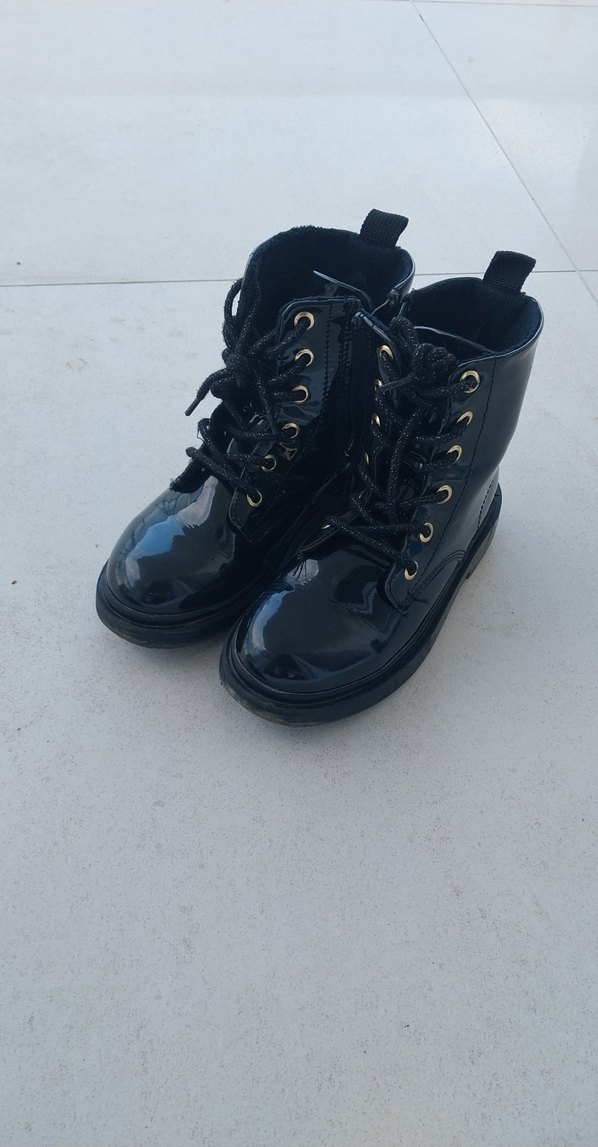 Parlak Siyah Kız Çocuk  Bot - Görsel 3