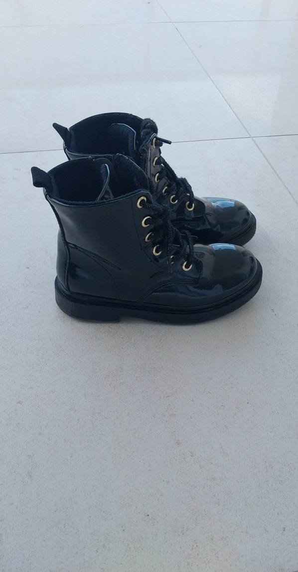 Parlak Siyah Kız Çocuk  Bot - Görsel 2