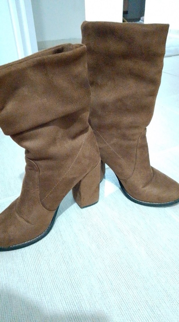 Kahverengi Süet Tokalı Kadın Dizaltı Bot - Görsel 3