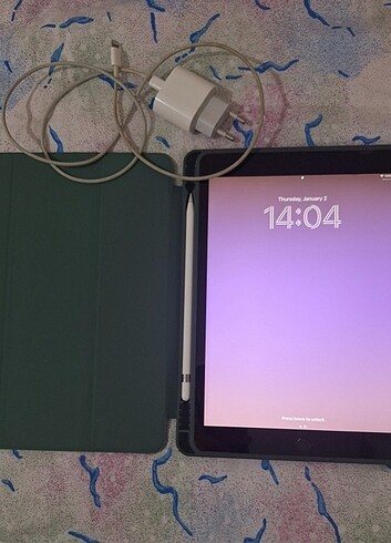 256 GB 9. Nesil ipad + apple pencil + kılıf