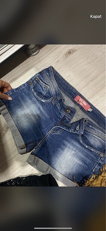 Bershka kısa şort