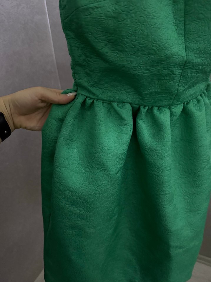 Yeşil Askılı gece Elbisesi - Görsel 3