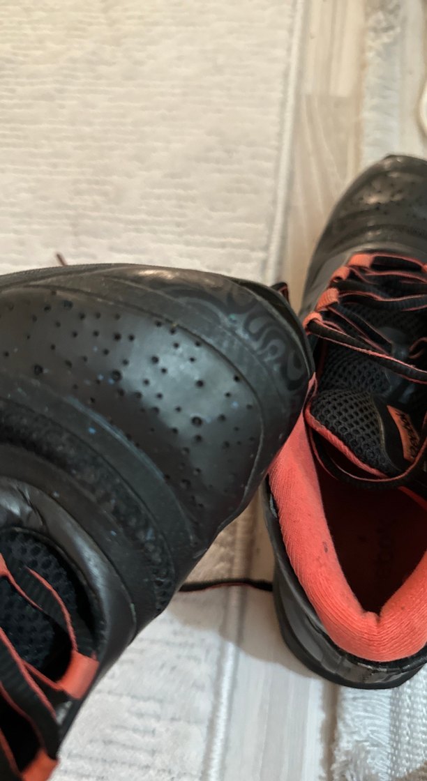 Reebok Siyah-Kırmızı Spor Ayakkabı Almanyadan geldi orjinal — görsel 2/3