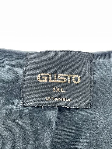 xl Beden siyah Renk Gusto Mont %70 İndirimli.