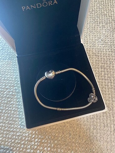 Pandora kalpli bileklik ve kalpli charm