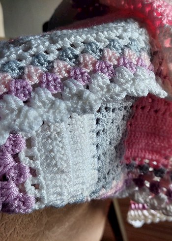 Çok Renkli Örgü Bebek Battaniyesi - Görsel 2