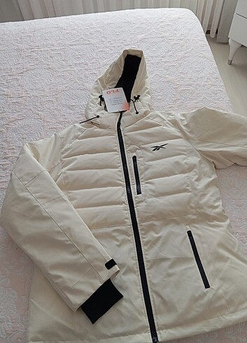 Reebok orjinal mont. Sıfır etiketli ürün