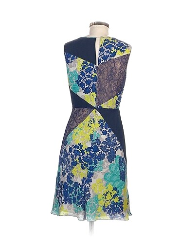 universal Beden BCBG Maxazria Kısa Elbise %70 İndirimli.
