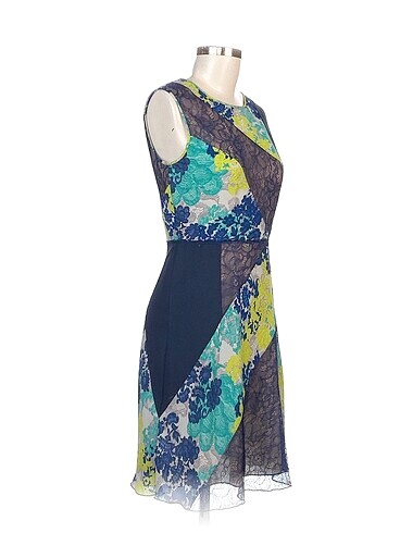 BCBG Maxazria BCBG Maxazria Kısa Elbise %70 İndirimli.