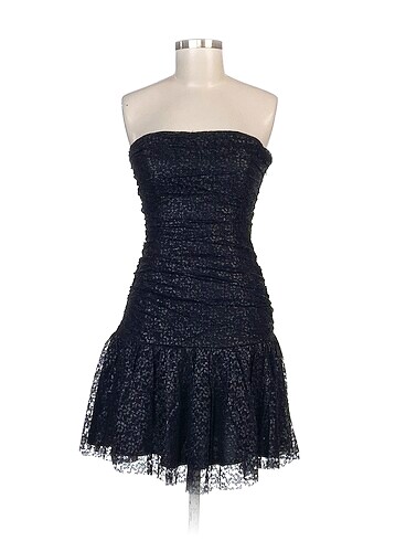 Betsey Johnson Kısa Elbise %70 İndirimli.