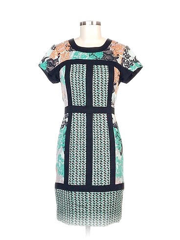 BCBG Maxazria Kısa Elbise %70 İndirimli.