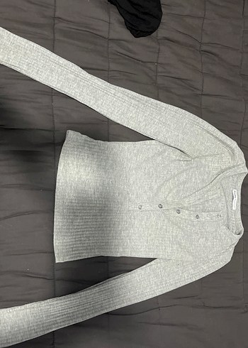 bershka Düğmeli Gri V Yaka body