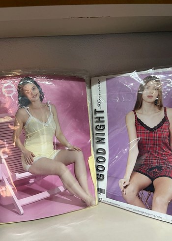 Pembe baskılı kısa askılı kadın pijama