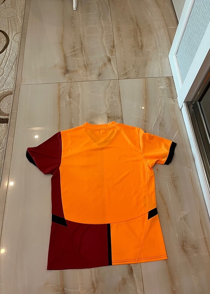Orijinal Galatasaray forması sadece mağaza denerken giyildi - Görsel 2