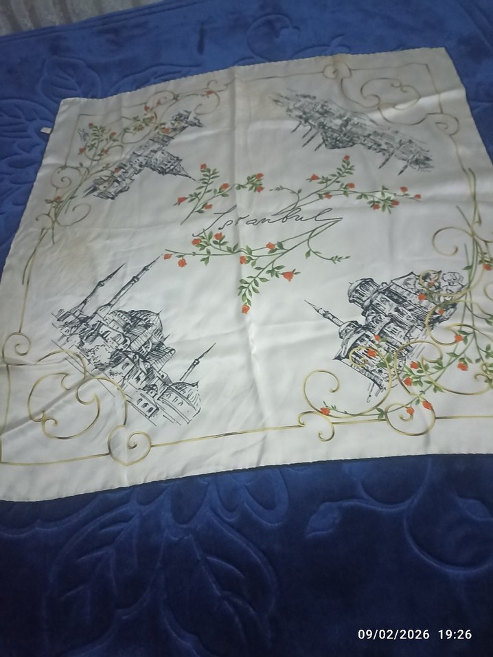 Beyaz Fırfırlı Parisian İpek eşarp - Görsel 2