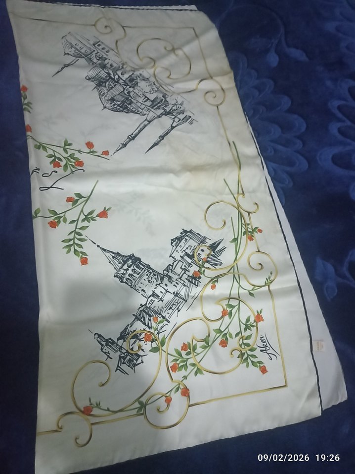 Beyaz Fırfırlı Parisian İpek eşarp - Görsel 4