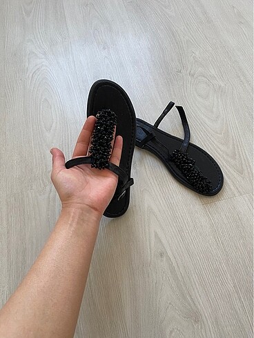 39 Beden Taşlı sandalet