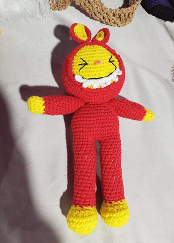 Renkli Kırmızı Örgü Peluş Oyuncak Labubu - Görsel 2