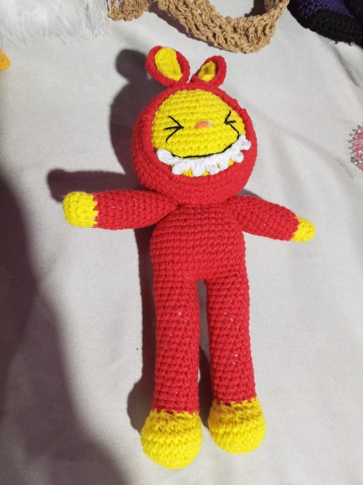 Renkli Kırmızı Örgü Peluş Oyuncak Labubu - Görsel 2