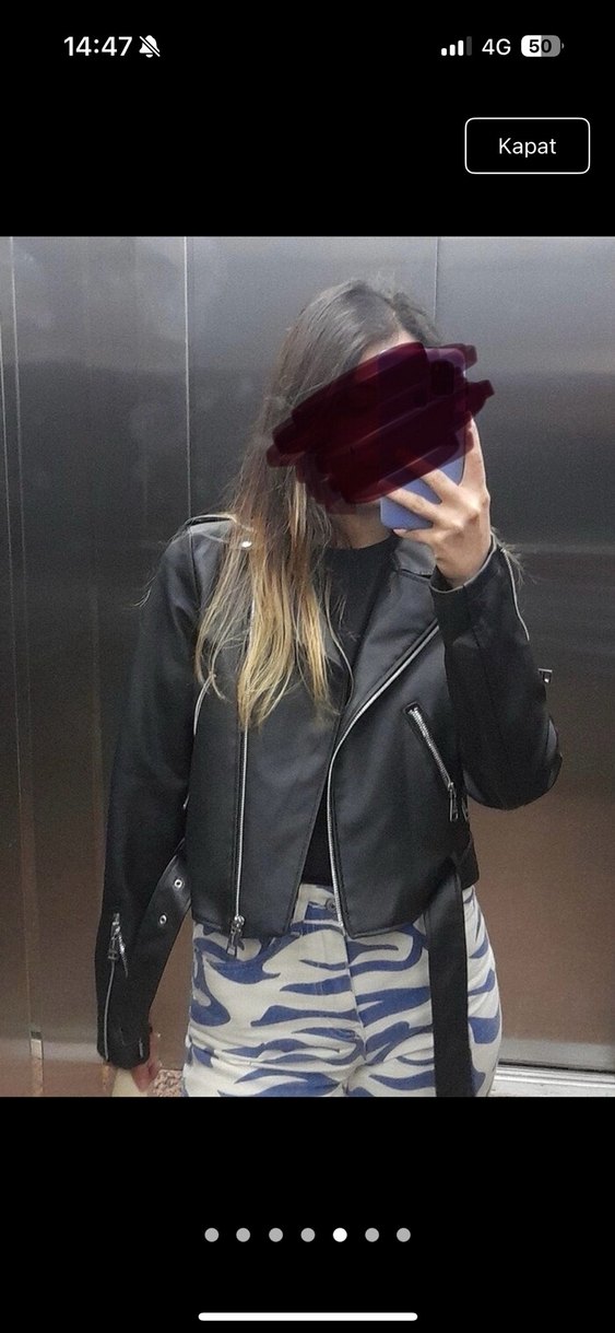 Kemer Detaylı Siyah Mini Deri Biker Ceket - Görsel 4