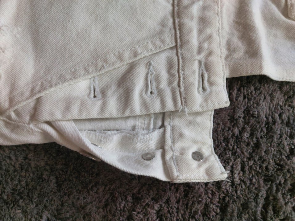 Beyaz Askılı Şortlu Tulum - Görsel 2