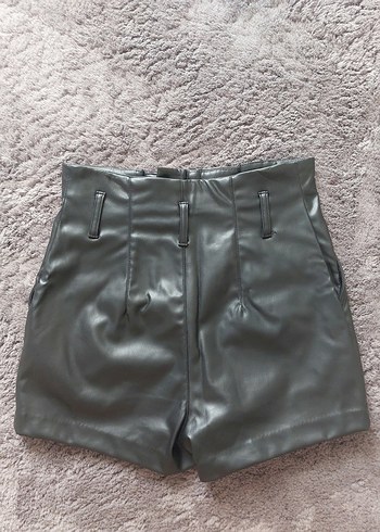 Kadın Siyah Deri Mini Şort - Görsel 3