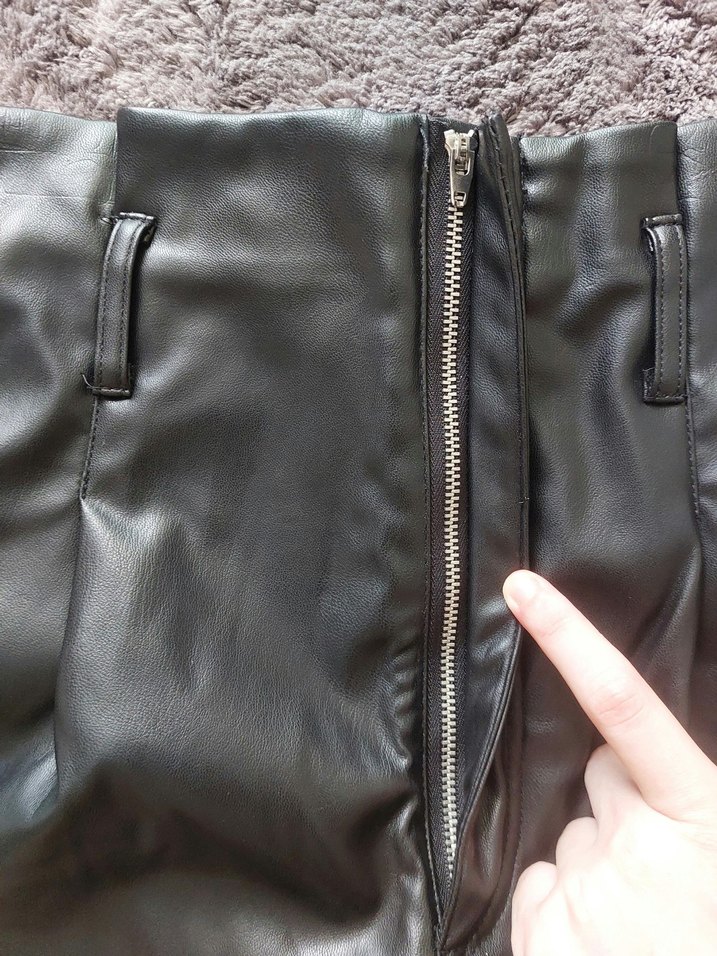 Kadın Siyah Deri Mini Şort - Görsel 2