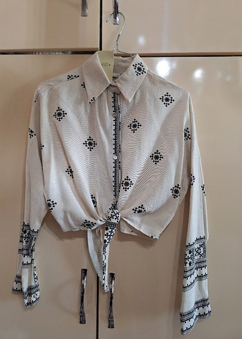 Batik Nakışlı Bohem Gri Kısa Gömlek